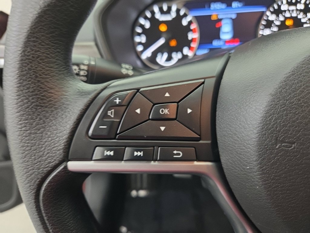 Used 2025 Nissan Altima 2.5 SV FWD image 26