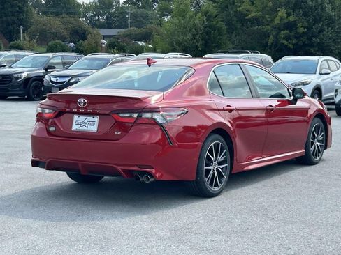 Used 2021 Toyota Camry SE w/ Convenience Package FWD image 7
