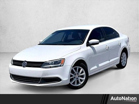 Used 2013 Volkswagen Jetta SE FWD image 1