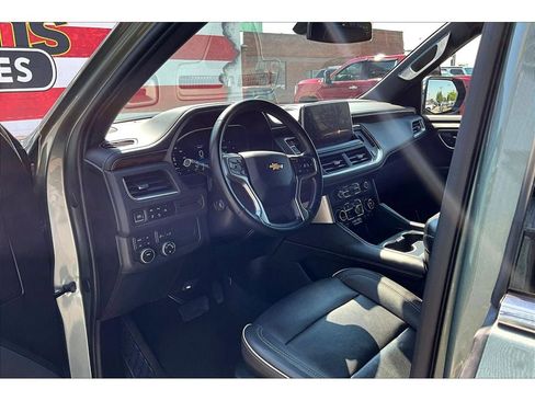 Used 2023 Chevrolet Suburban Premier image 14