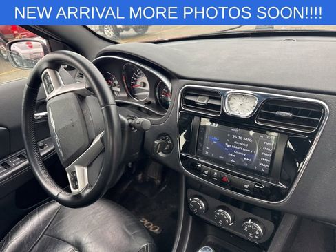 Used 2013 Chrysler 200 Limited image 13