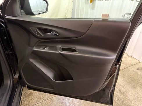 Used 2022 Chevrolet Equinox LT image 24