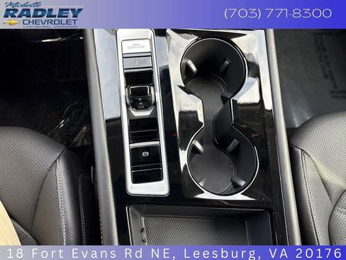 Used 2025 Volkswagen Atlas SE image 22