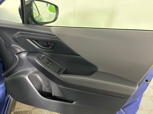 Used 2025 Subaru Crosstrek 2.0i Premium image 34