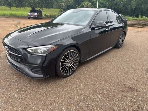 Used 2023 Mercedes-Benz C 300 Sedan image 3