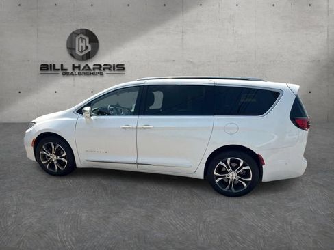 Used 2022 Chrysler Pacifica Pinnacle AWD/4WD image 8