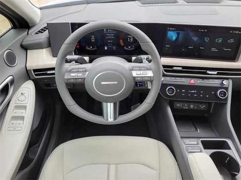 New 2025 Hyundai Sonata SEL image 12