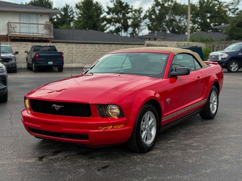 Used 2009 Ford Mustang Convertible RWD image 5