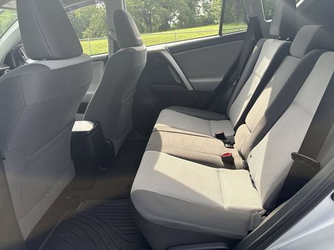 Used 2015 Toyota RAV4 LE FWD image 21