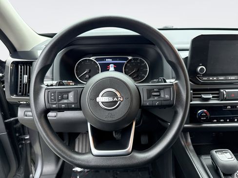 Used 2024 Nissan Pathfinder S w/ Cargo Package image 12