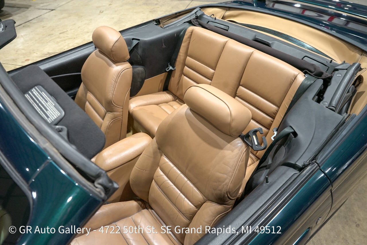 Used 1994 Ford Mustang GT RWD image 19