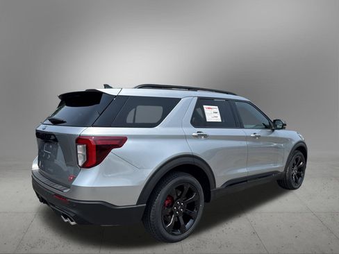 Used 2024 Ford Explorer ST w/ Equipment Group 401A image 4