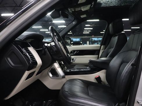 Used 2020 Land Rover Range Rover HSE image 10