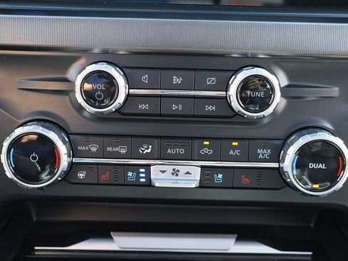 Used 2024 Ford F350 Platinum AWD/4WD image 24