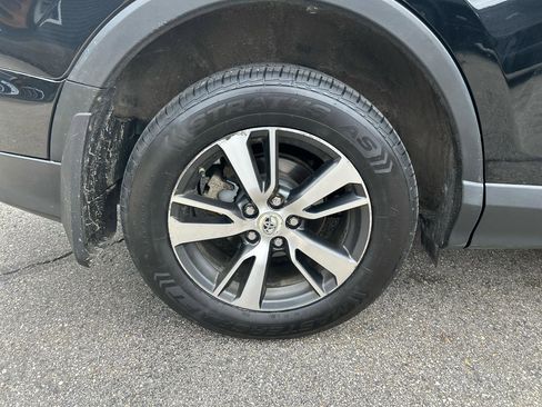 Used 2018 Toyota RAV4 XLE image 31