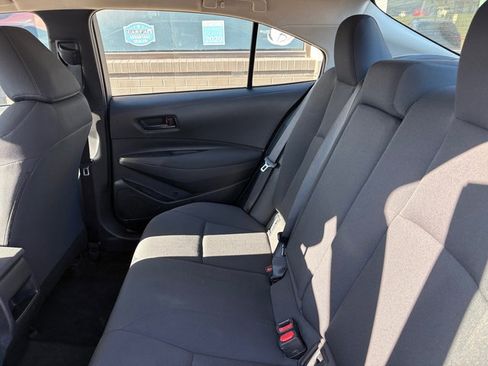 Used 2022 Toyota Corolla LE image 17