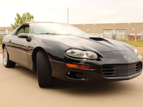 Used 1999 Chevrolet Camaro Z28 w/ SS Performance/Appearance Pkg RWD image 21
