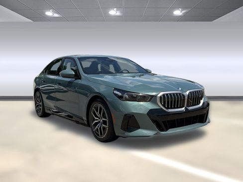 Used 2026 BMW i5 eDrive40 w/ M Sport Package AWD/4WD image 5