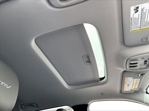 New 2026 Chevrolet Trax ACTIV w/ Sunroof Package FWD image 28