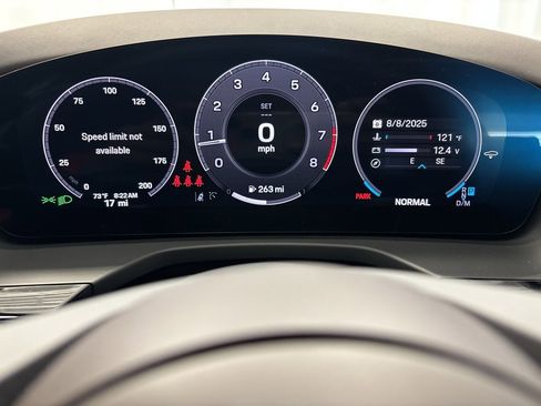 Used 2025 Porsche Panamera 4 image 24