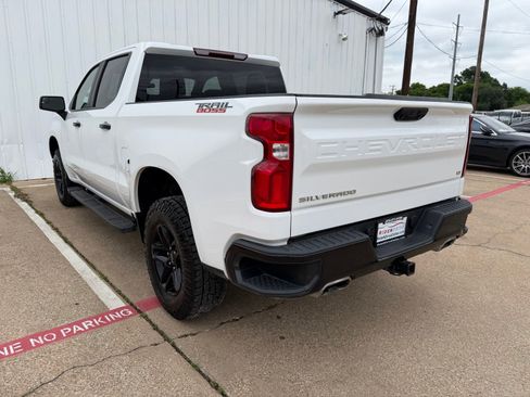 Used 2024 Chevrolet Silverado 1500 LT Trail Boss w/ Protection Package AWD/4WD image 4
