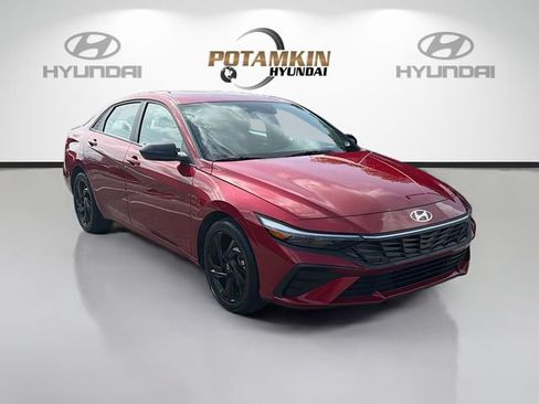 Certified 2026 Hyundai Elantra Sport FWD image 3