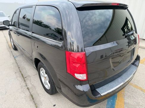 Used 2012 Dodge Grand Caravan Crew FWD image 3