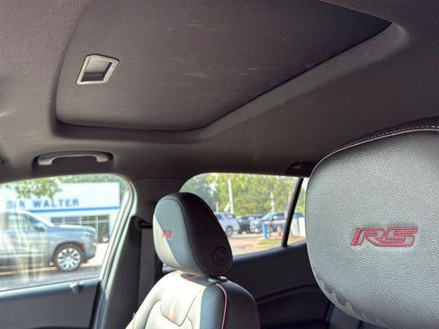 Used 2024 Chevrolet Trax RS w/ Sunroof Package FWD image 13