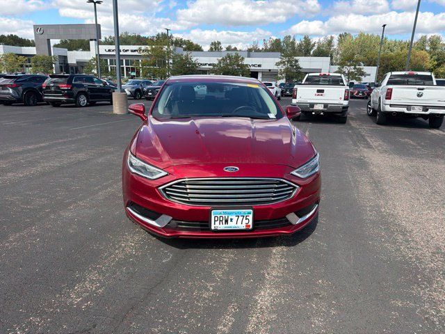 Used 2018 Ford Fusion SE w/ Fusion SE Technology Package FWD image 10