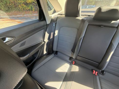 Used 2025 Volkswagen Jetta SE image 39