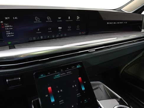 New 2025 Cadillac Escalade IQ Luxury 2 image 29