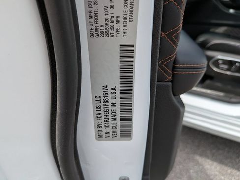Used 2023 Jeep Grand Cherokee Summit AWD/4WD image 33
