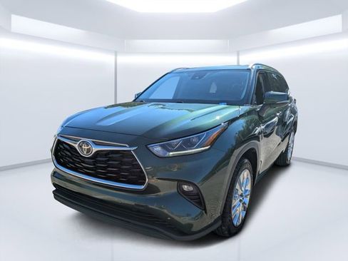 Used 2023 Toyota Highlander Limited image 7