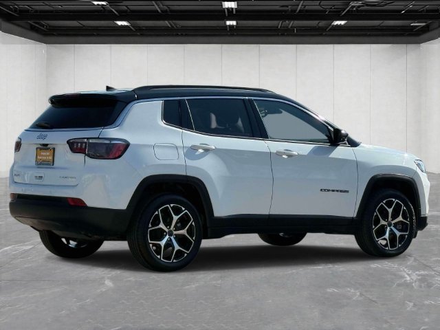 Used 2025 Jeep Compass Limited AWD/4WD image 5
