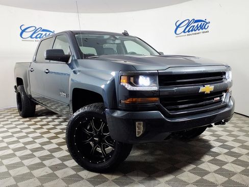 Used 2018 Chevrolet Silverado 1500 LT w/ Texas Edition AWD/4WD image 1