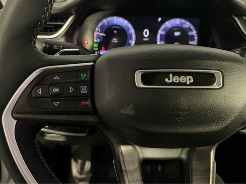 Used 2023 Jeep Grand Cherokee L Limited w/ Luxury Tech Group II AWD/4WD image 19