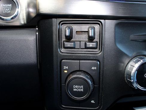 Used 2024 Ford F250 Lariat w/ Black Appearance Package image 7