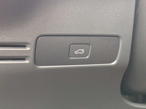 Used 2023 Volvo C40 Recharge Core AWD/4WD image 31