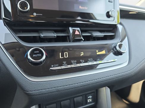 Used 2022 Toyota Corolla Cross LE FWD image 23