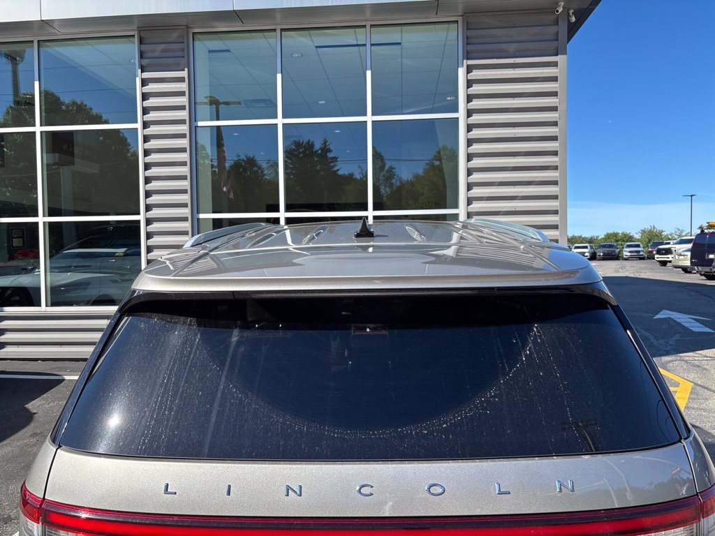 Used 2023 Lincoln Aviator Reserve w/ Equipment Group 201A AWD/4WD image 4