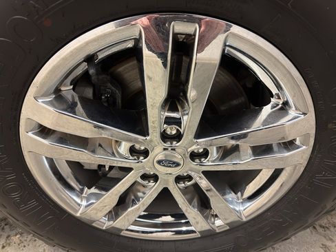 Used 2020 Ford Explorer XLT w/ Equipment Group 202A image 35