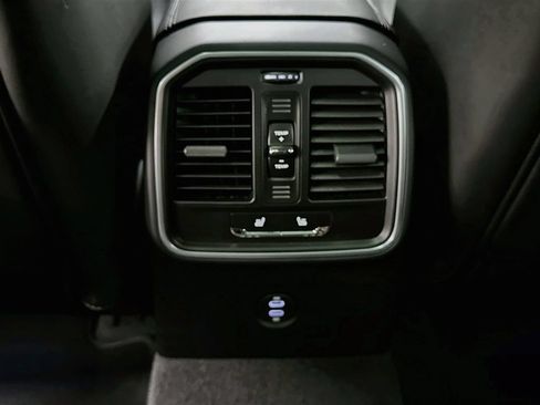 Used 2026 Porsche Macan AWD/4WD image 26