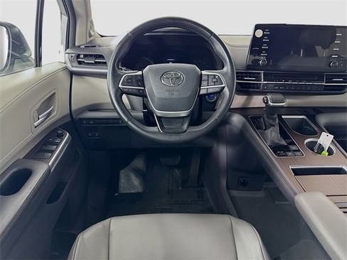 Certified 2021 Toyota Sienna XLE image 23