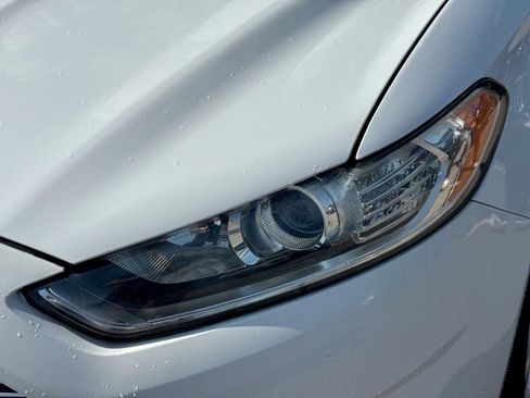 Used 2013 Ford Fusion SE FWD image 9