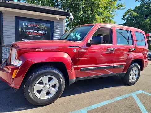 Used 2012 Jeep Liberty Sport AWD/4WD image 11
