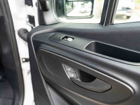 Used 2025 Mercedes-Benz Sprinter 2500 image 25