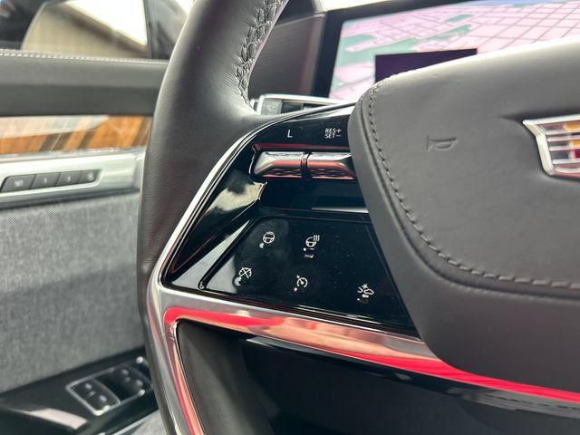 Used 2025 Cadillac Escalade Sport Platinum w/ LPO, Floor Liner Package AWD/4WD image 51