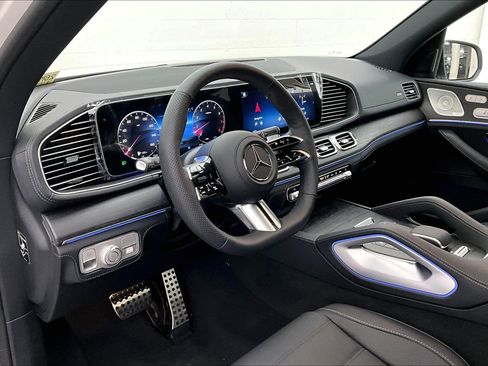 New 2026 Mercedes-Benz GLS 580 4MATIC image 6
