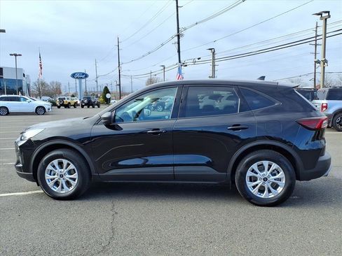 Used 2025 Ford Escape Active w/ Cold Weather Package image 4