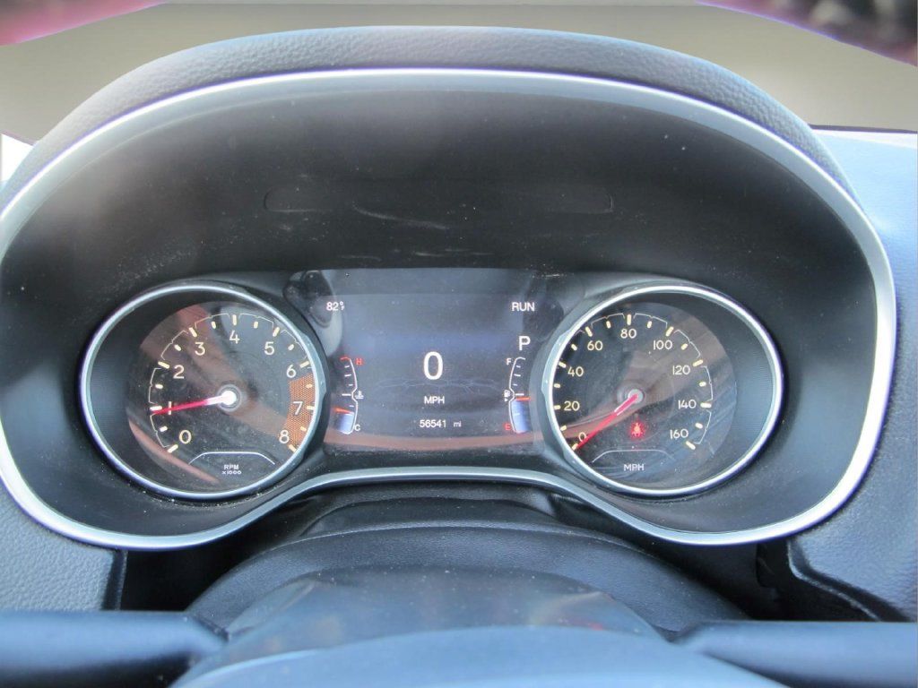 Used 2018 Jeep Compass Latitude w/ Popular Equipment Group FWD image 14
